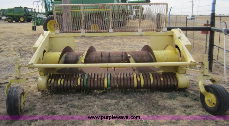 image for item 3009 John Deere 630A forage hay head