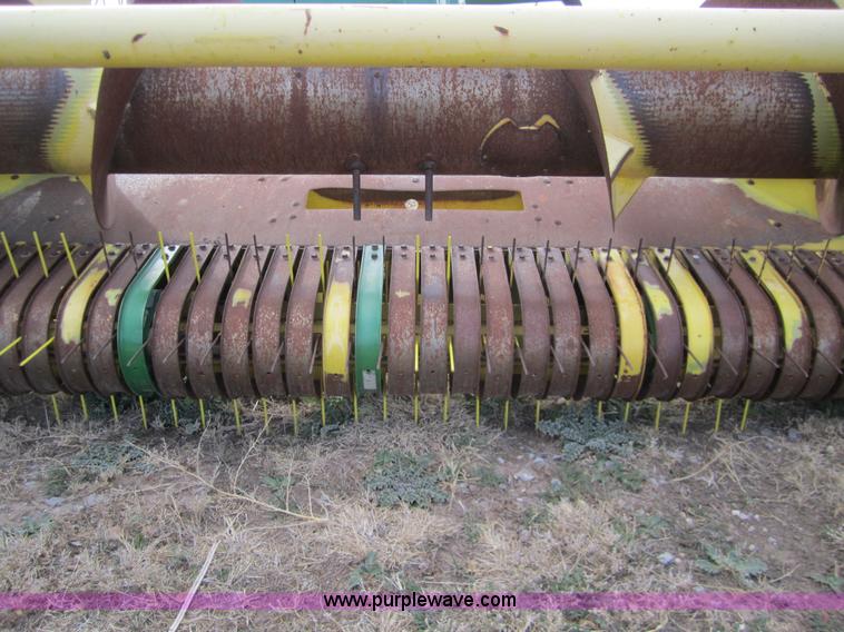 image for item 3009 John Deere 630A forage hay head
