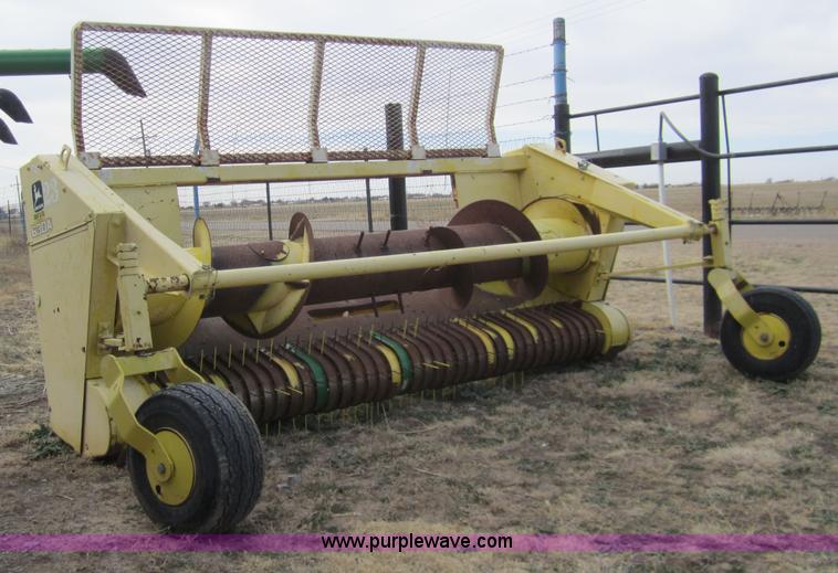 image for item 3009 John Deere 630A forage hay head