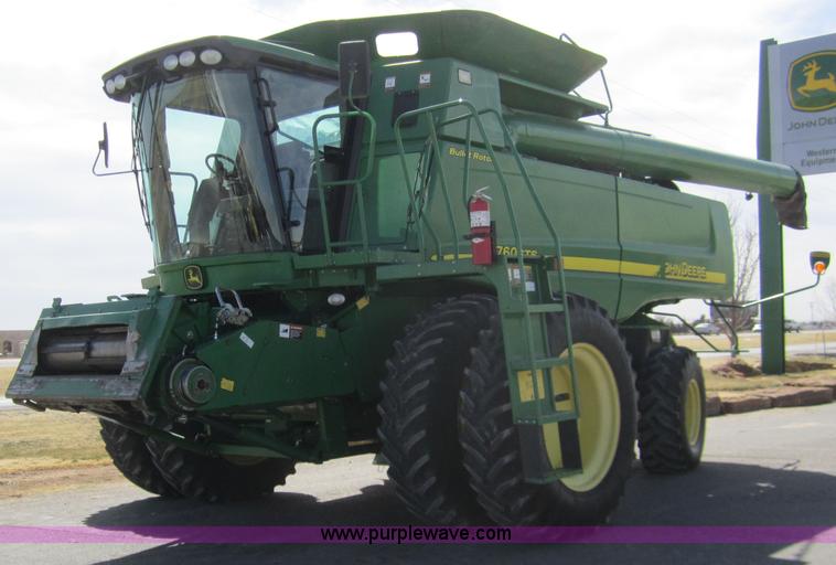 image for item 3011 2006 John Deere 9760 STS combine