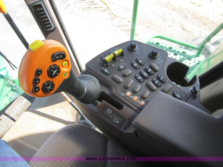 image for item 3011 2006 John Deere 9760 STS combine