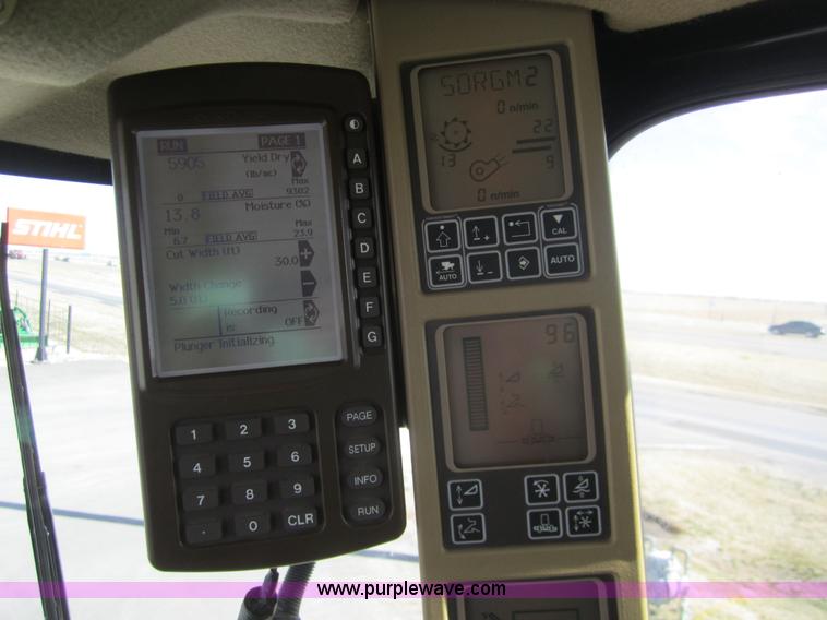 image for item 3011 2006 John Deere 9760 STS combine