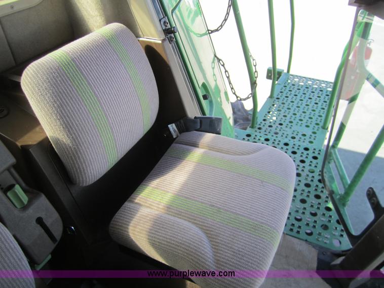 image for item 3011 2006 John Deere 9760 STS combine