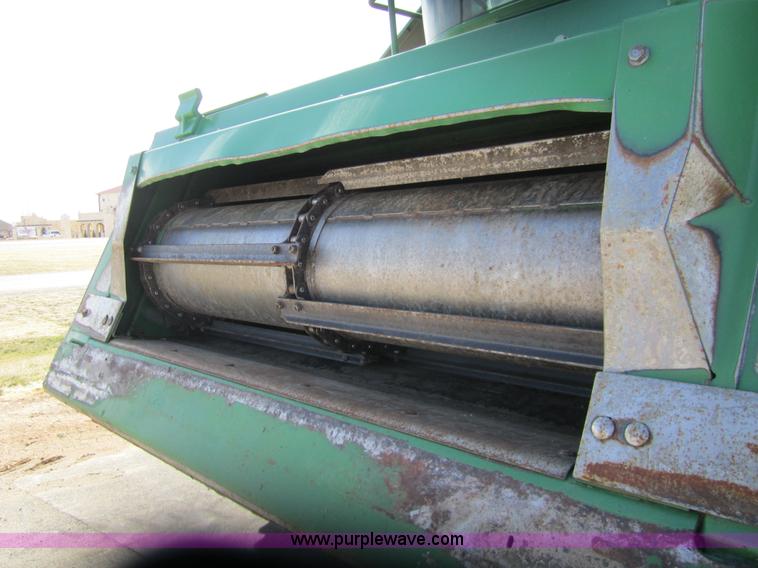 image for item 3011 2006 John Deere 9760 STS combine