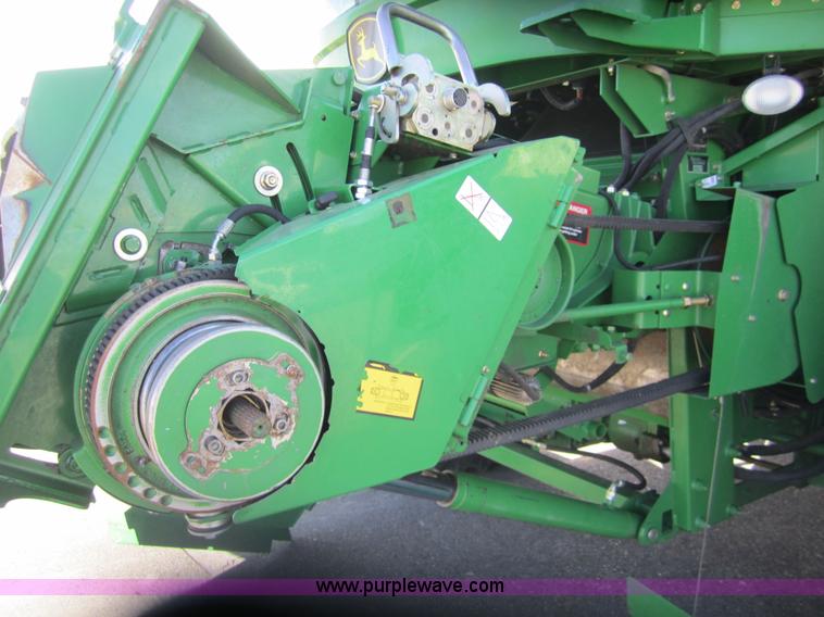 image for item 3011 2006 John Deere 9760 STS combine
