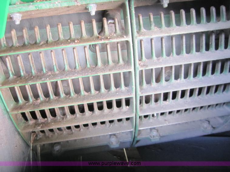 image for item 3011 2006 John Deere 9760 STS combine