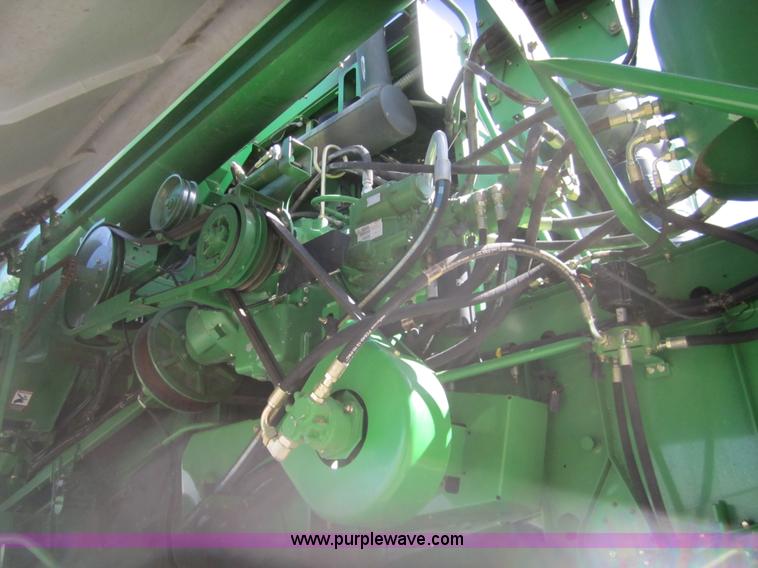 image for item 3011 2006 John Deere 9760 STS combine