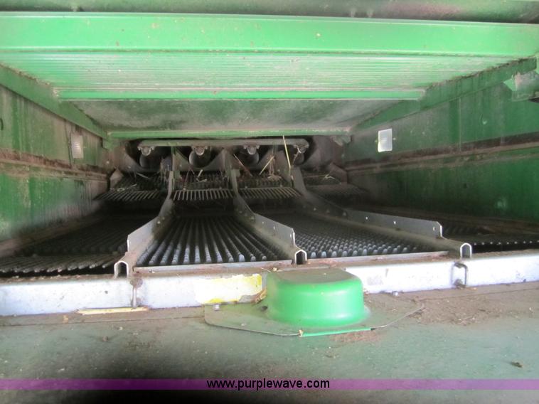 image for item 3011 2006 John Deere 9760 STS combine