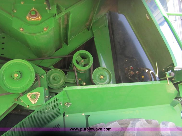 image for item 3011 2006 John Deere 9760 STS combine