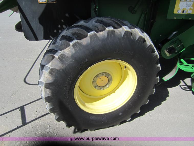 image for item 3011 2006 John Deere 9760 STS combine