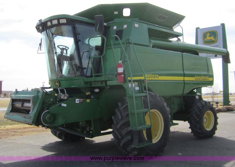 image for item 3012 2004 John Deere 9660 STS combine