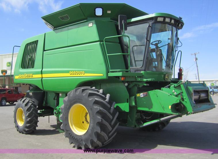 image for item 3012 2004 John Deere 9660 STS combine