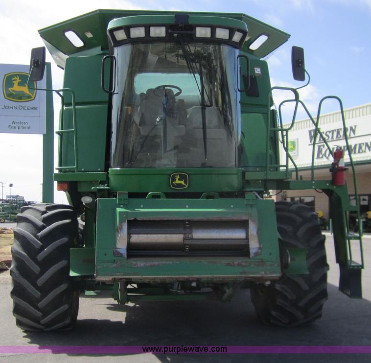 image for item 3012 2004 John Deere 9660 STS combine