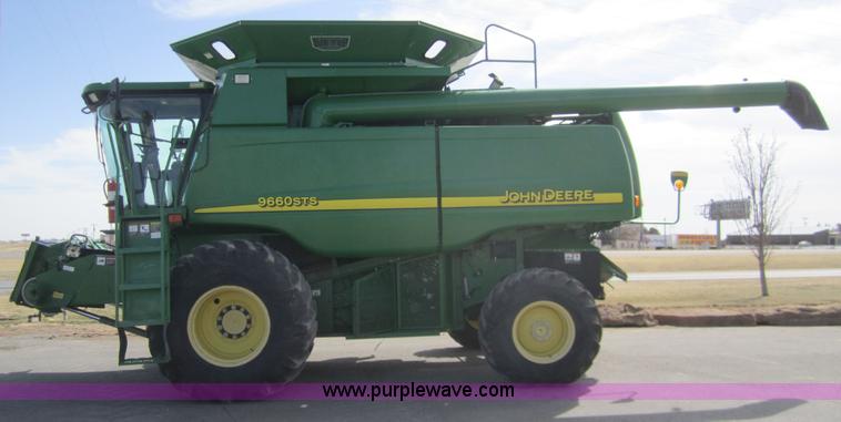 image for item 3012 2004 John Deere 9660 STS combine
