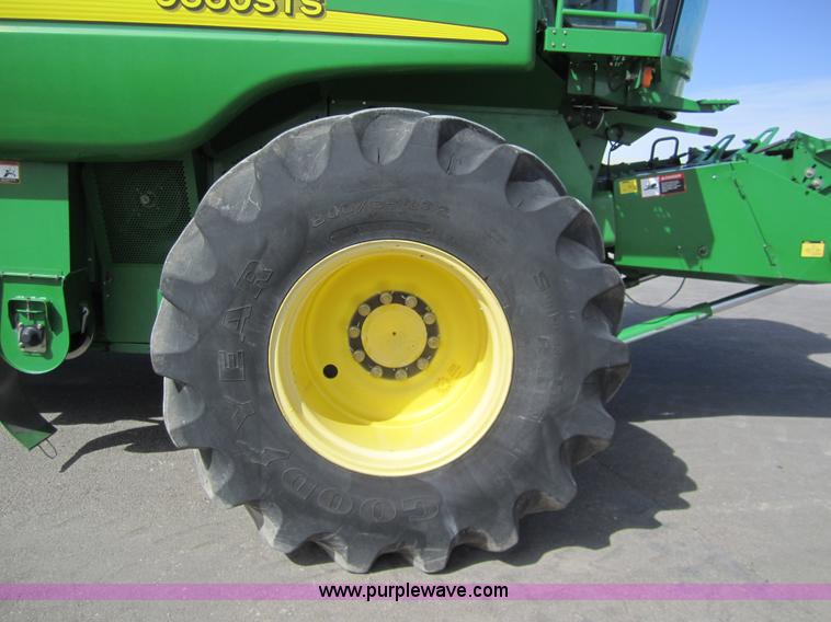 image for item 3012 2004 John Deere 9660 STS combine