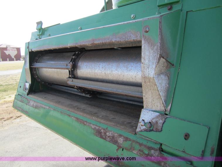 image for item 3012 2004 John Deere 9660 STS combine