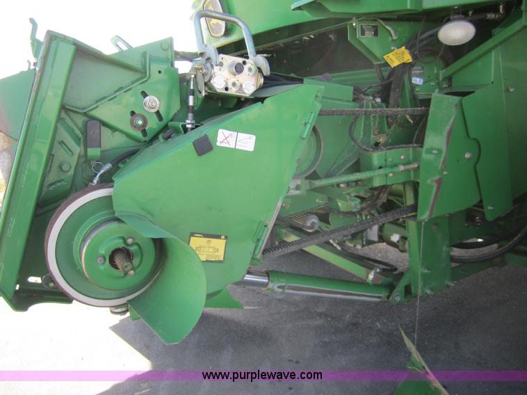 image for item 3012 2004 John Deere 9660 STS combine