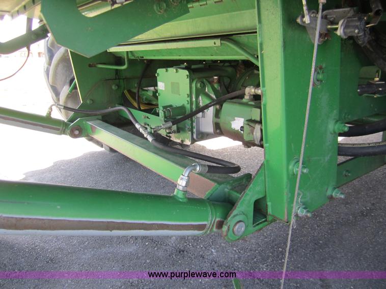 image for item 3012 2004 John Deere 9660 STS combine