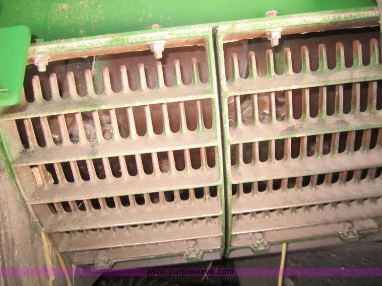 image for item 3012 2004 John Deere 9660 STS combine