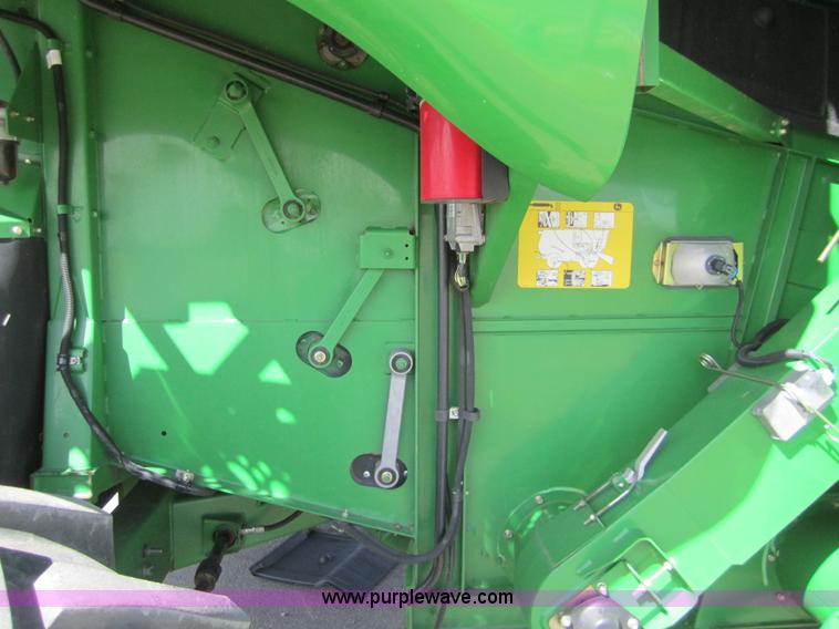 image for item 3012 2004 John Deere 9660 STS combine