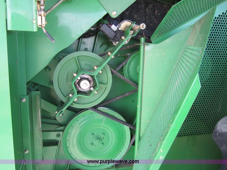 image for item 3012 2004 John Deere 9660 STS combine