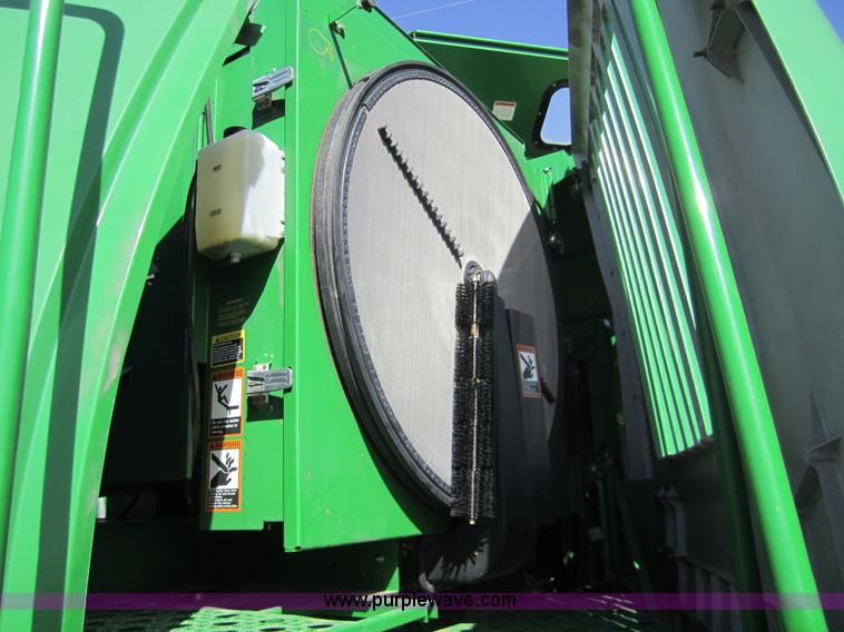 image for item 3012 2004 John Deere 9660 STS combine