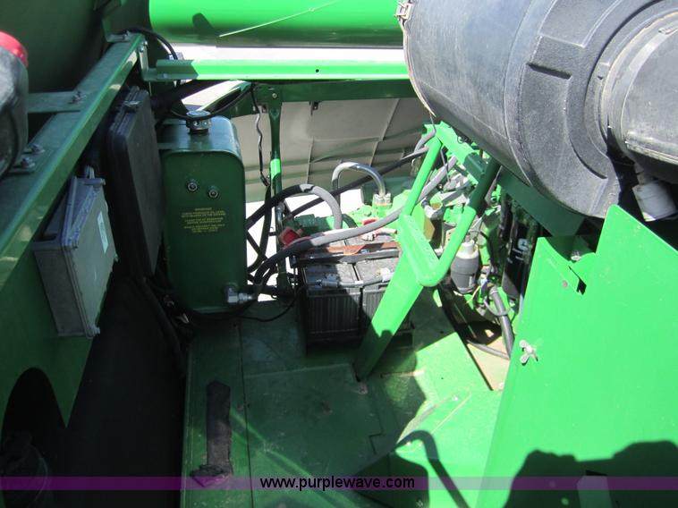 image for item 3012 2004 John Deere 9660 STS combine