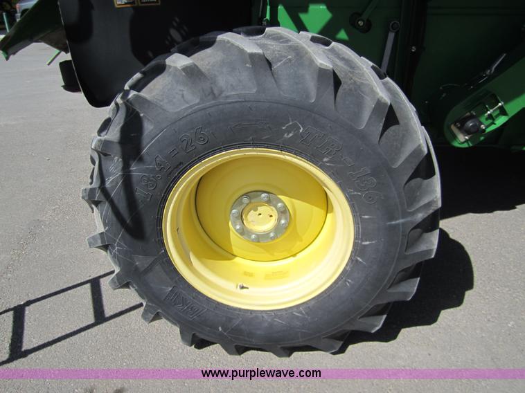 image for item 3012 2004 John Deere 9660 STS combine