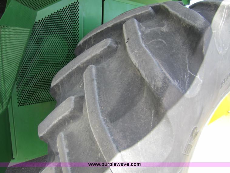 image for item 3012 2004 John Deere 9660 STS combine