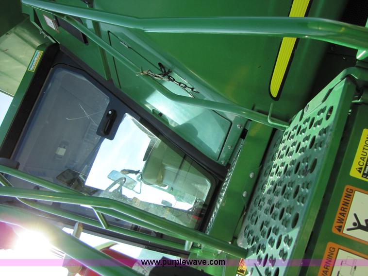 image for item 3012 2004 John Deere 9660 STS combine