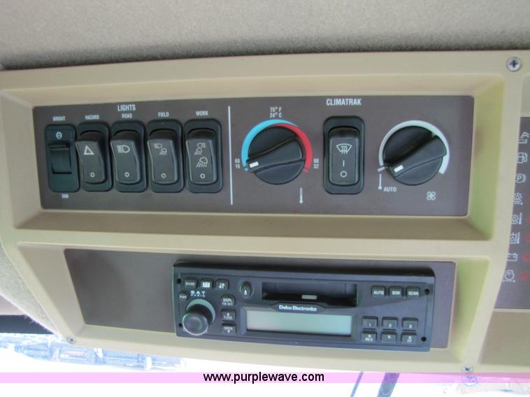 image for item 3012 2004 John Deere 9660 STS combine