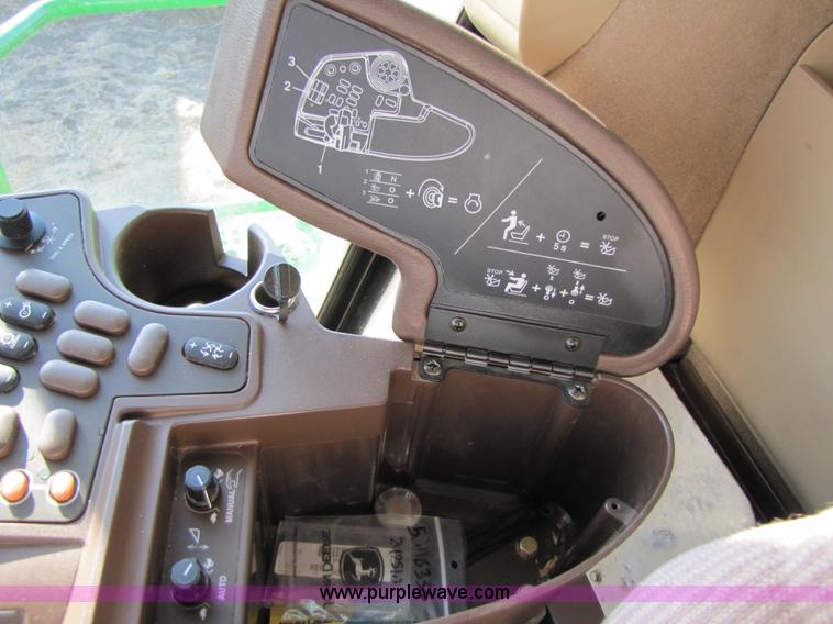 image for item 3012 2004 John Deere 9660 STS combine