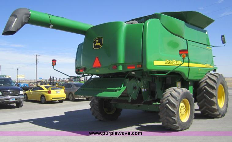 image for item 3013 2006 John Deere 9760 STS RWA combine