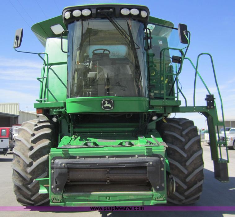 image for item 3013 2006 John Deere 9760 STS RWA combine