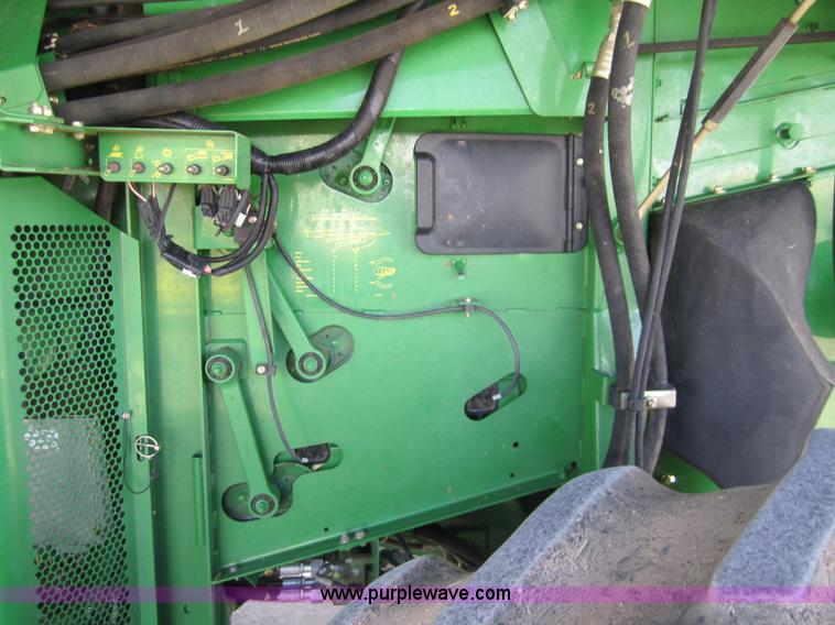 image for item 3013 2006 John Deere 9760 STS RWA combine