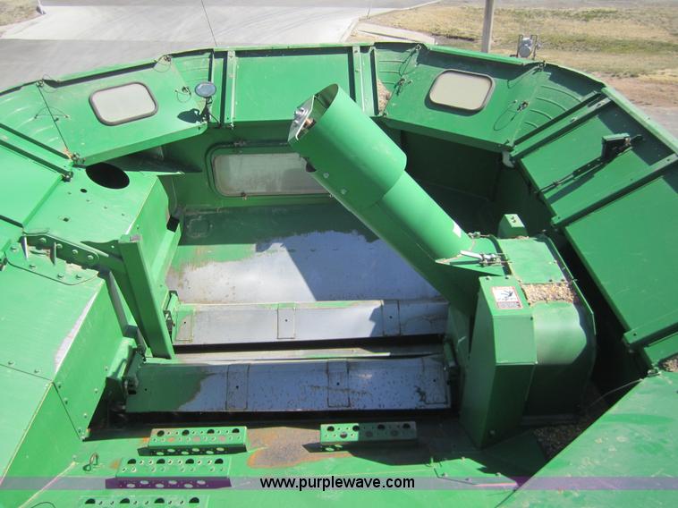 image for item 3013 2006 John Deere 9760 STS RWA combine