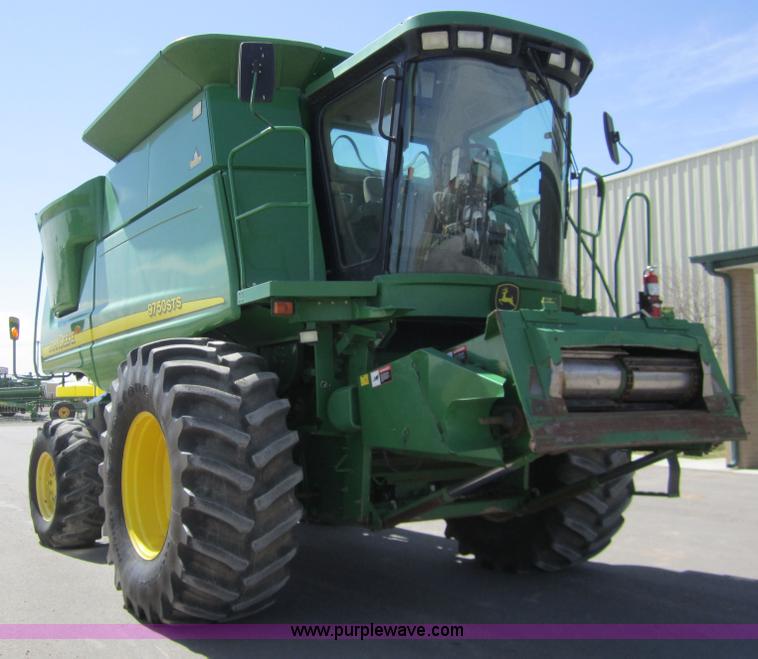 image for item 3014 2002 John Deere 9750 STS combine