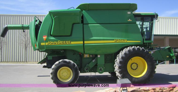 image for item 3014 2002 John Deere 9750 STS combine