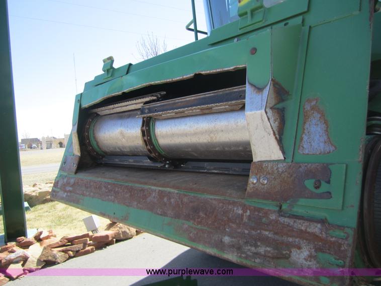 image for item 3014 2002 John Deere 9750 STS combine