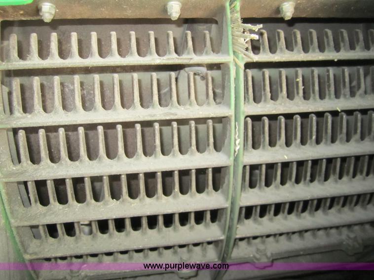 image for item 3014 2002 John Deere 9750 STS combine