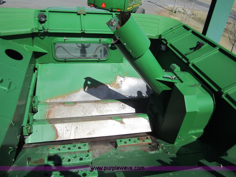 image for item 3014 2002 John Deere 9750 STS combine
