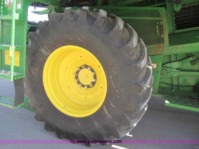 image for item 3014 2002 John Deere 9750 STS combine