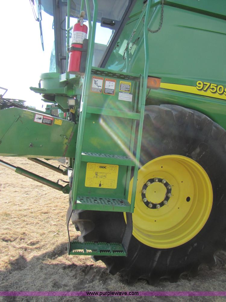 image for item 3014 2002 John Deere 9750 STS combine
