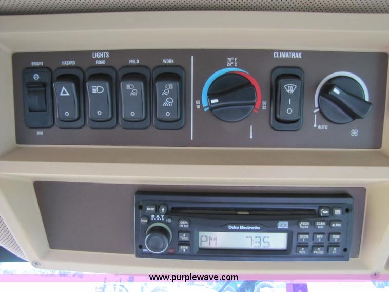 image for item 3014 2002 John Deere 9750 STS combine