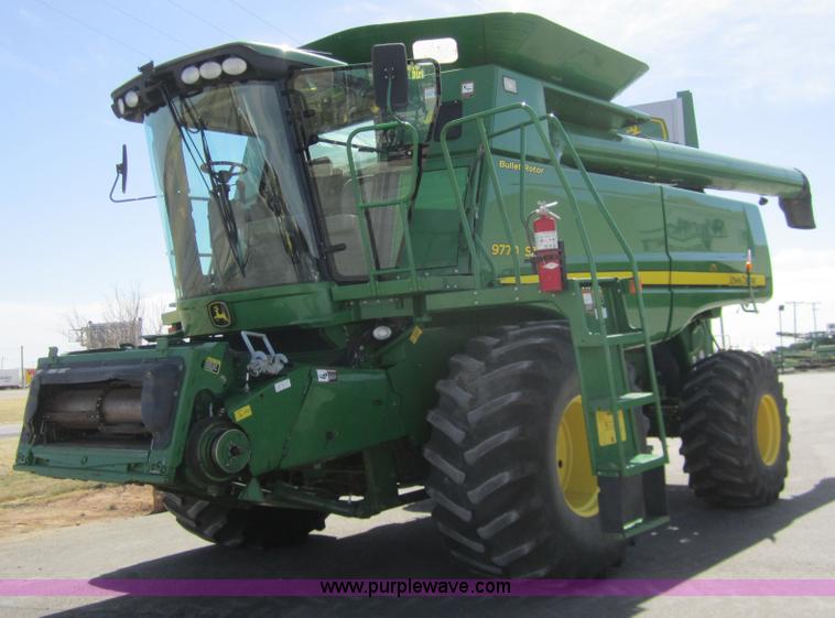 image for item 3015 2009 John Deere 9770 STS combine