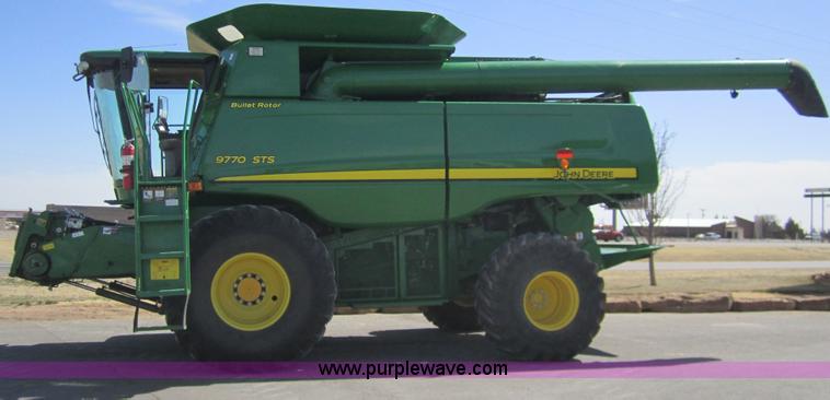 image for item 3015 2009 John Deere 9770 STS combine