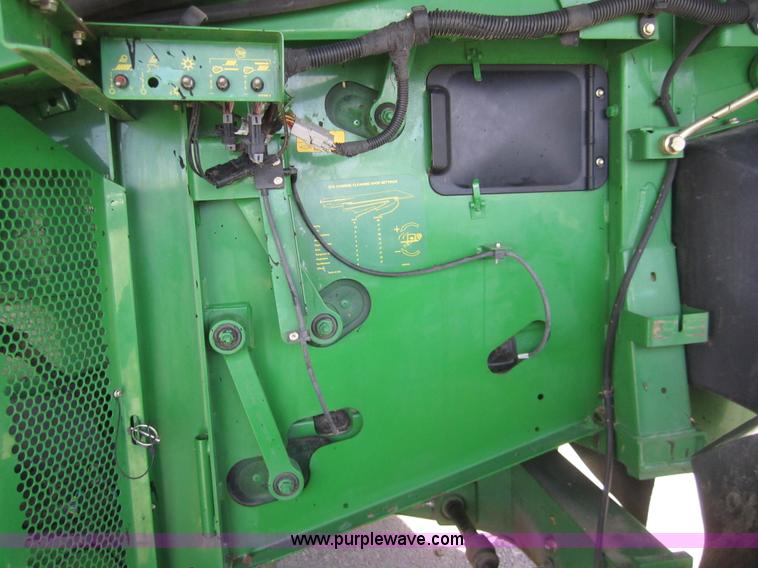 image for item 3015 2009 John Deere 9770 STS combine