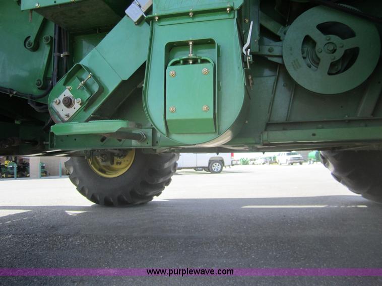image for item 3015 2009 John Deere 9770 STS combine