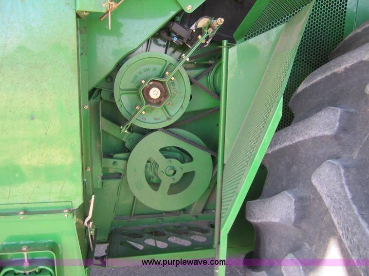 image for item 3015 2009 John Deere 9770 STS combine