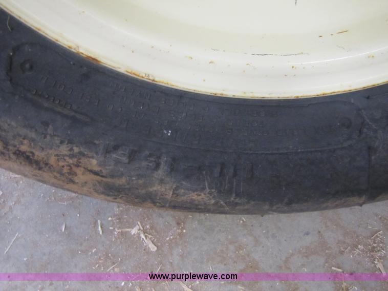 image for item 3446 Bulk-Air seed tender trailer